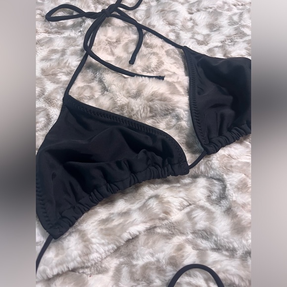 Woman’s bikini top - Picture 2 of 2